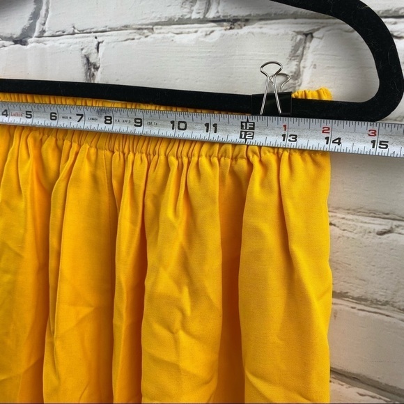 Vintage high waist, elastic waist banana yellow shorts - Picture 5 of 8